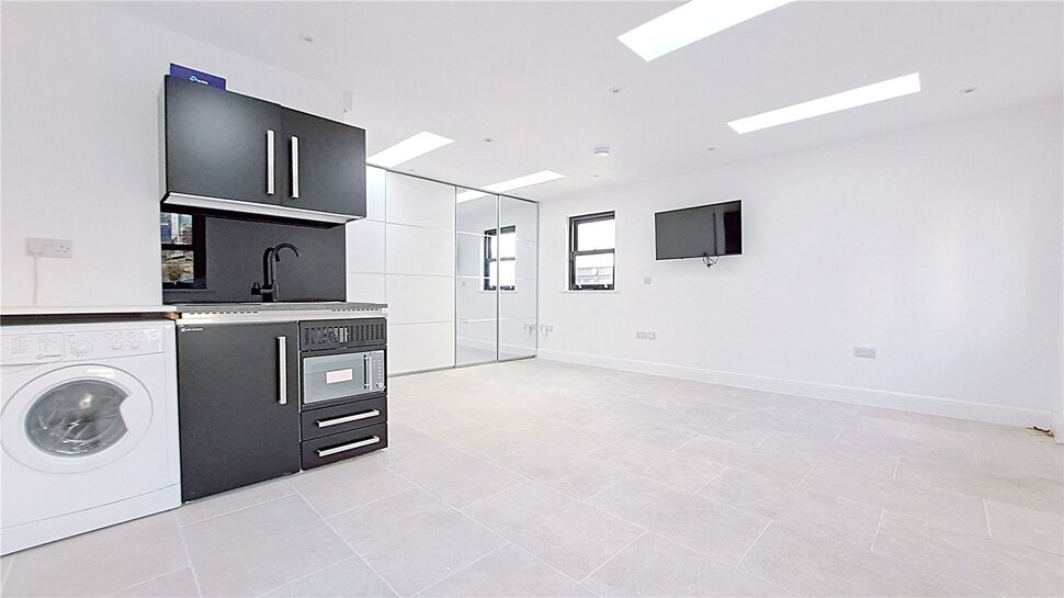 Studio Room