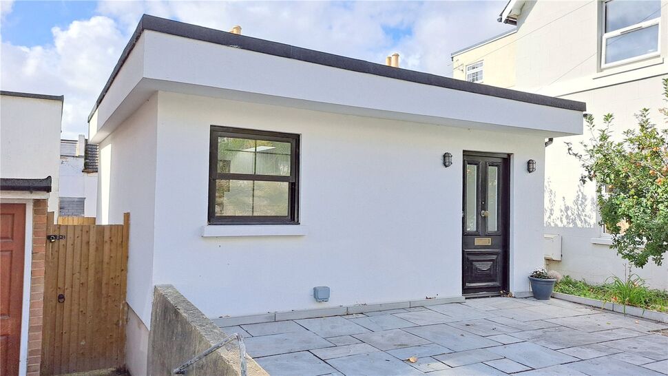 Main image of 1 bedroom  Bungalow to rent, Portland Place, Hastings, East Sussex, TN34