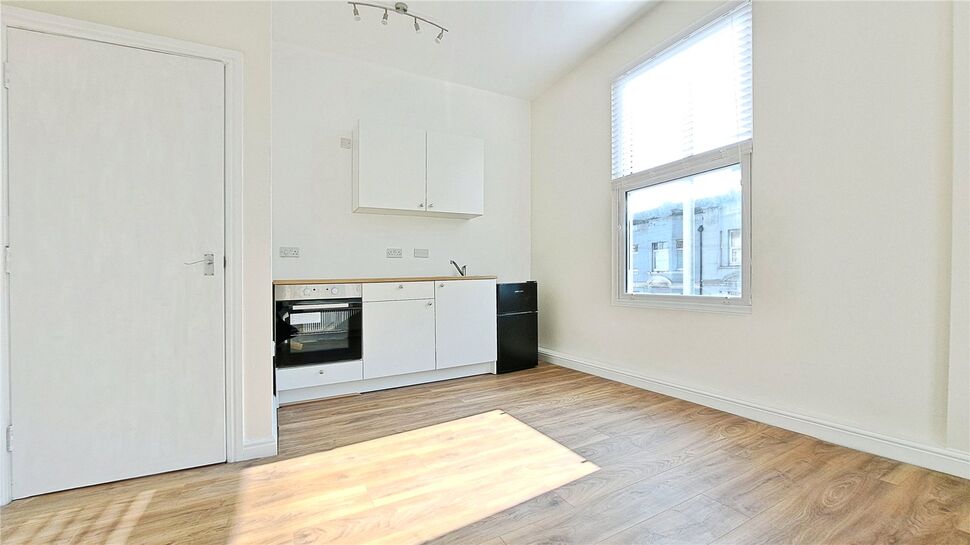 Living Room / Kitchen