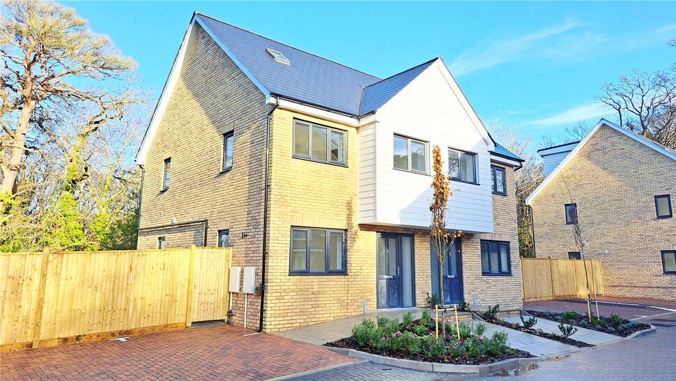 Main image of 5 bedroom Semi Detached House to rent, Stanislas Place, St. Leonards-on-Sea, East Sussex, TN38