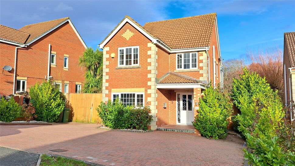 Main image of 4 bedroom Detached House to rent, Kensington Close, St. Leonards-on-Sea, East Sussex, TN38