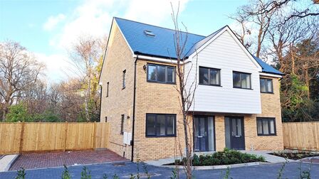 Stanislas Place, 5 bedroom Semi Detached House to rent, &pound;2,250 pcm