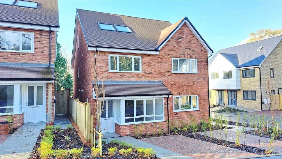 Main image of 3 bedroom Semi Detached House to rent, Stanislas Place, Gillsmans, East Sussex, TN38