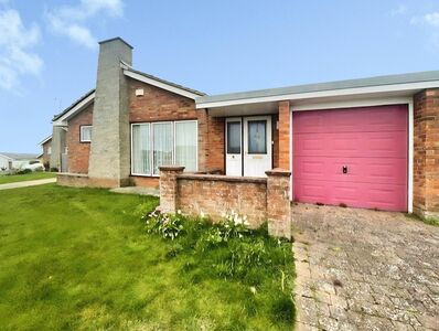 St. Dominic Close, 3 bedroom Detached Bungalow for sale, &pound;330,000