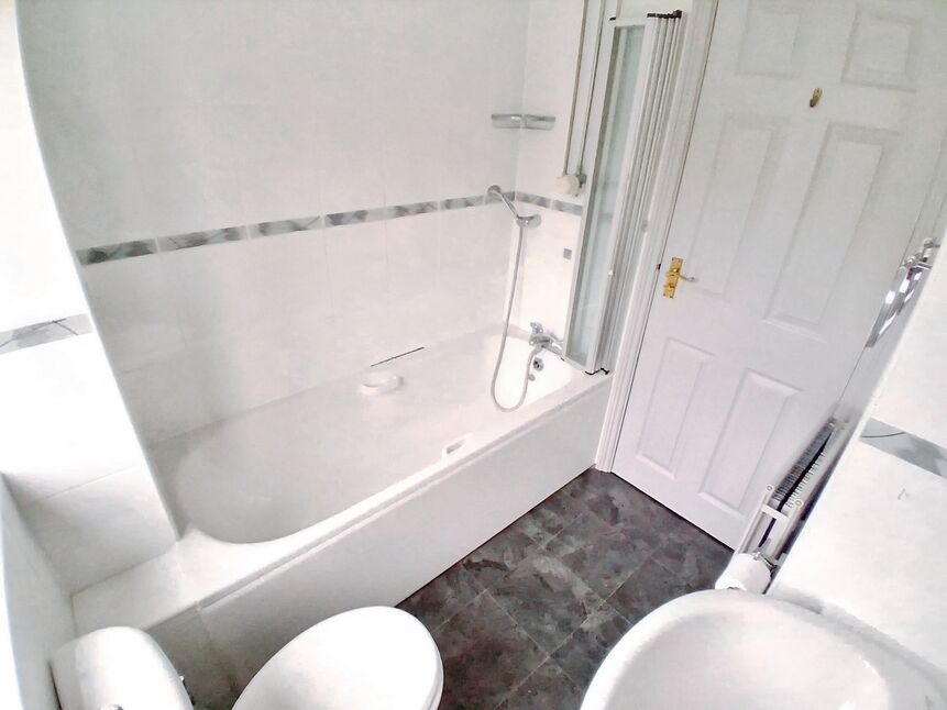 Bathroom / Wc