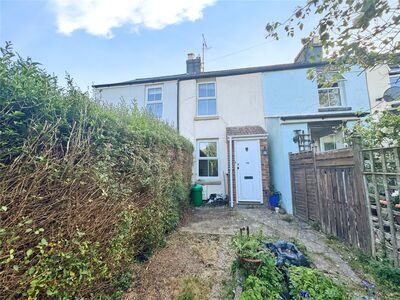 Fairlight Road, 1 bedroom Mid Terrace House for sale, &pound;180,000