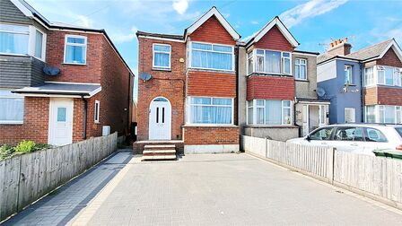 3 bedroom Semi Detached House to rent