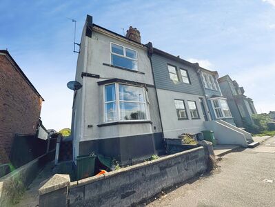 3 bedroom End Terrace House for sale