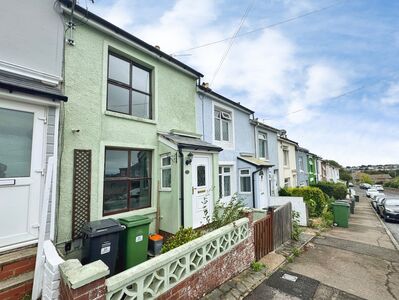 2 bedroom Mid Terrace House for sale