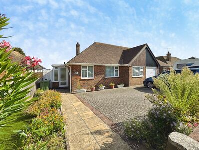 Laburnum Gardens, 3 bedroom Semi Detached Bungalow for sale, &pound;350,000