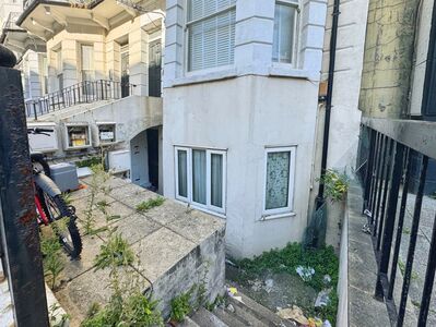 Havelock Road, 2 bedroom Flat for sale, &pound;110,000