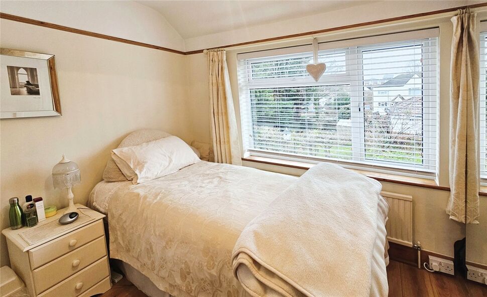 3 bedroom Semi Detached House for sale, Cedar Walk, Cornerhall, Hemel