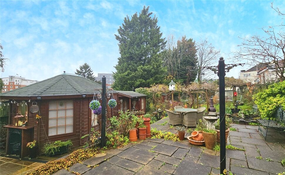 3 bedroom Semi Detached House for sale, Cedar Walk, Cornerhall, Hemel