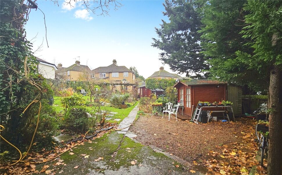 3 bedroom Semi Detached House for sale, Cedar Walk, Cornerhall, Hemel Hempstead, HP3 £550,000