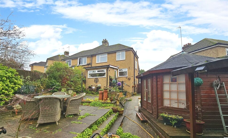 3 bedroom Semi Detached House for sale, Cedar Walk, Cornerhall, Hemel Hempstead, HP3 £550,000
