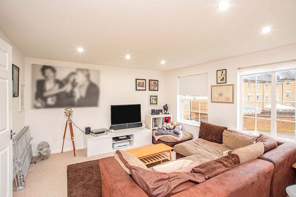 2 bedroom Flat to rent, Fourdrinier Way, Hemel Hempstead, HP3 £1,450 pcm