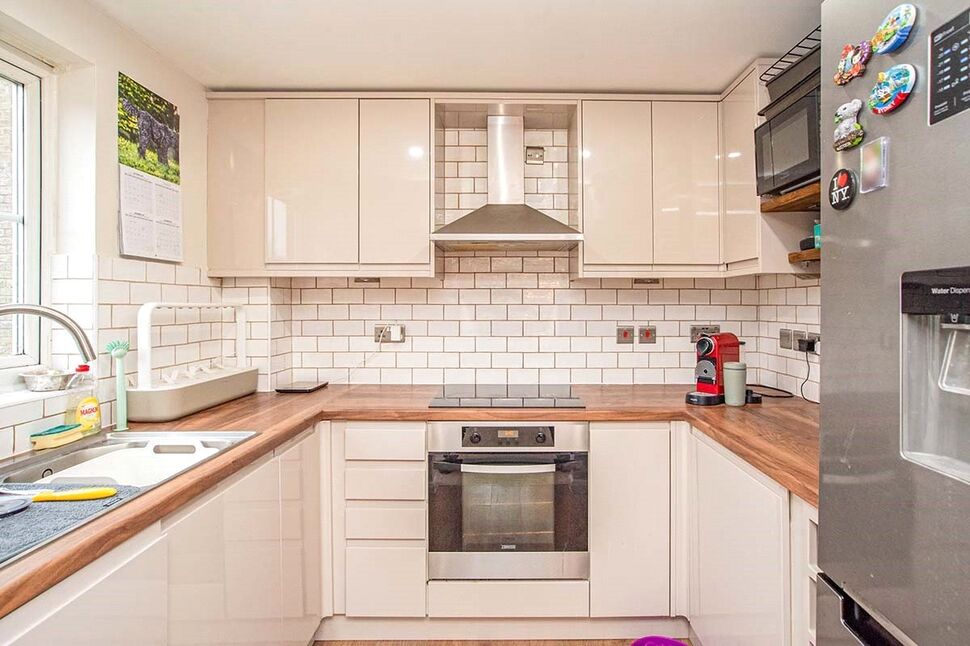 2 bedroom Flat to rent, Fourdrinier Way, Hemel Hempstead, HP3 £1,450 pcm