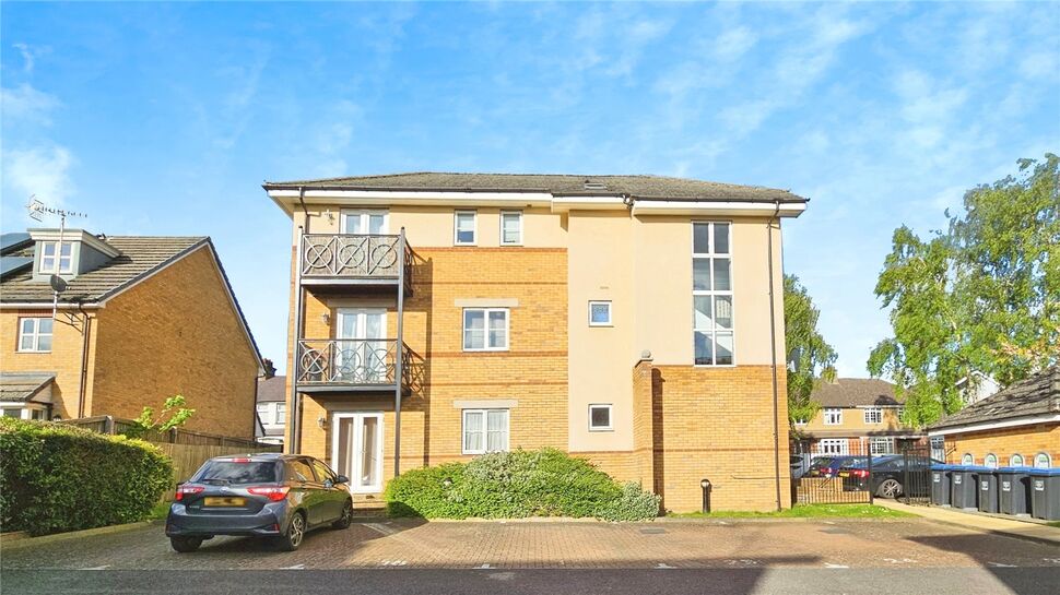 Main image of 2 bedroom  Flat for sale, Ebberns Road, Apsley, Hemel Hempstead, Hertfordshire, HP3