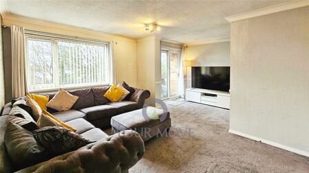 Leverstock Green Road, 2 bedroom  Flat for sale, £225,000