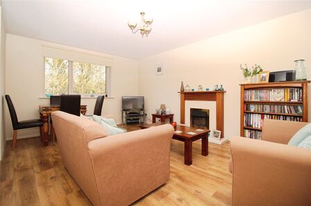 Valley Green, 2 bedroom  Flat for sale, £200,000