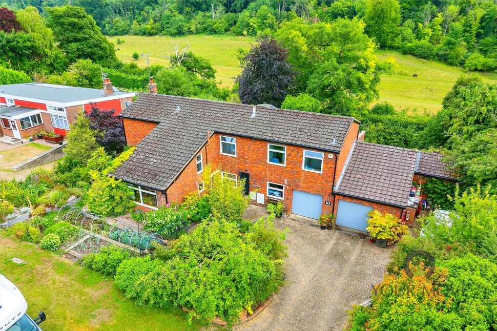 Main image of 5 bedroom Detached House for sale, Highclere Drive, Hemel Hempstead, Hertfordshire, HP3