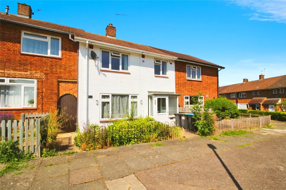 Main image of 3 bedroom Mid Terrace House for sale, Candlefield Road, Hemel Hempstead, Hertfordshire, HP3