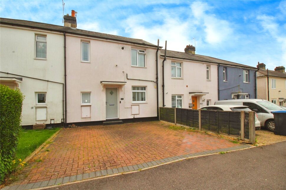 Main image of 2 bedroom Mid Terrace House for sale, Seaton Road, Hemel Hempstead, Hertfordshire, HP3