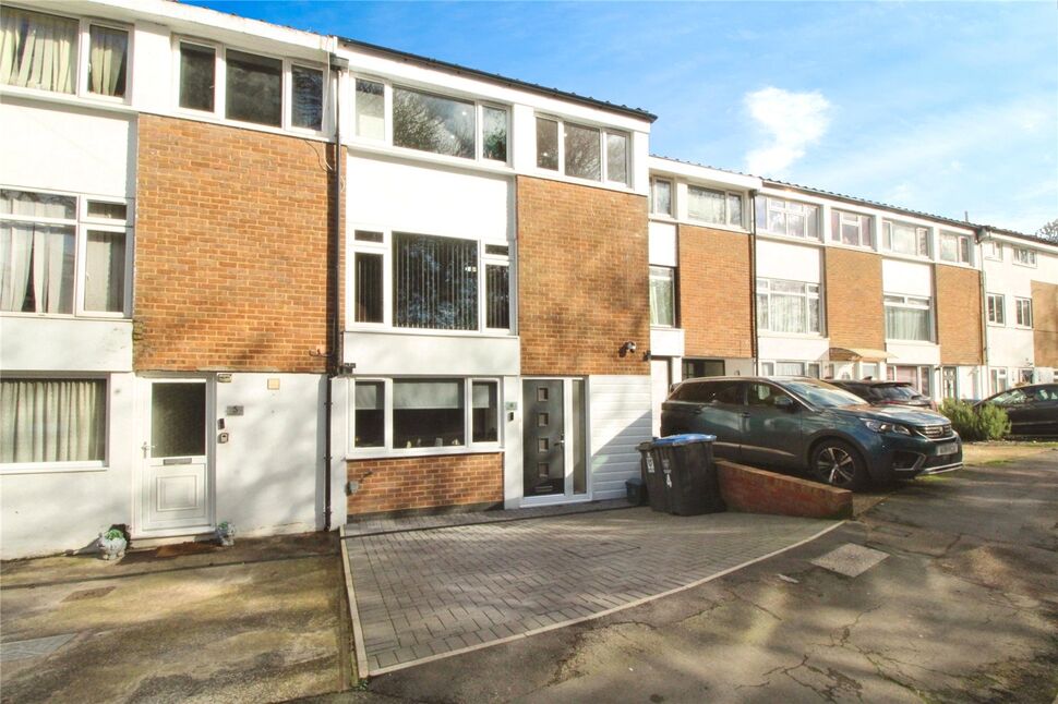 Main image of 4 bedroom Mid Terrace House for sale, Mariner Way, Hemel Hempstead, Hertfordshire, HP2