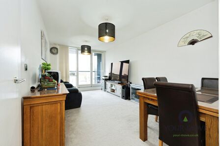 2 bedroom Flat for sale
