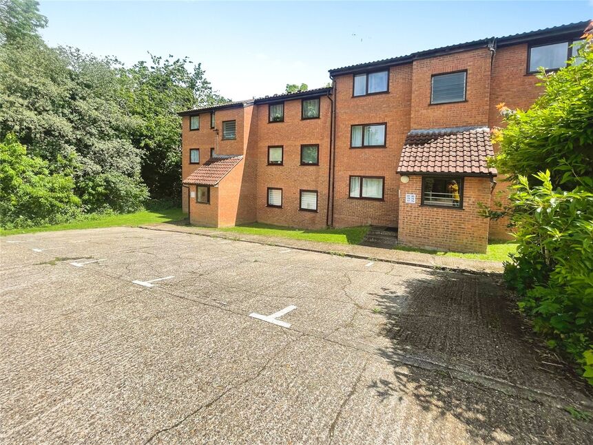 Main image of 1 bedroom Flat for sale, Valley Green, Hemel Hempstead, Hertfordshire, HP2