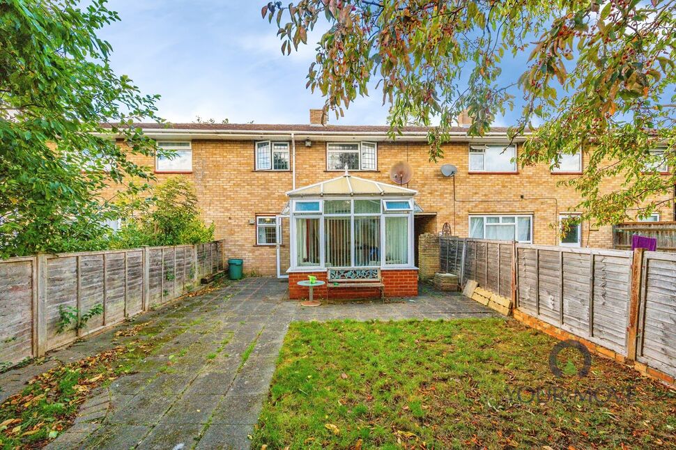 Main image of 3 bedroom Mid Terrace House for sale, Cambrian Way, Hemel Hempstead, HP2