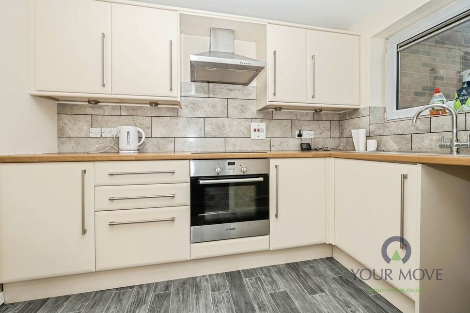 Main image of 2 bedroom Flat for sale, Clarendon Road, Harpenden, Hertfordshire, AL5