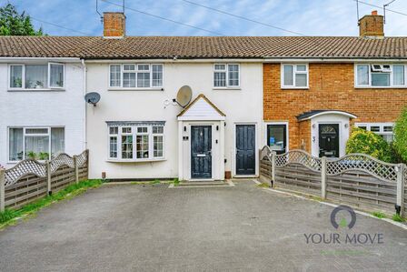 3 bedroom Mid Terrace House for sale