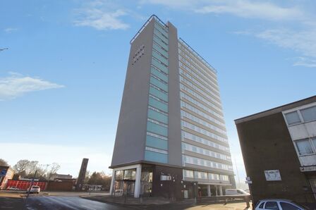 Southgate, 2 bedroom Flat to rent, &pound;1,350 pcm