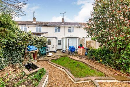 2 bedroom Mid Terrace House to rent