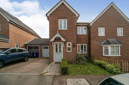 3 bedroom Semi Detached House to rent