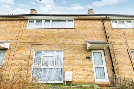 3 bedroom Mid Terrace House to rent