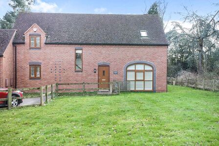 4 bedroom Link Detached House to rent