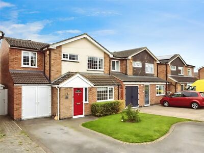 Clifton Way, 4 bedroom Detached House for sale, £375,000