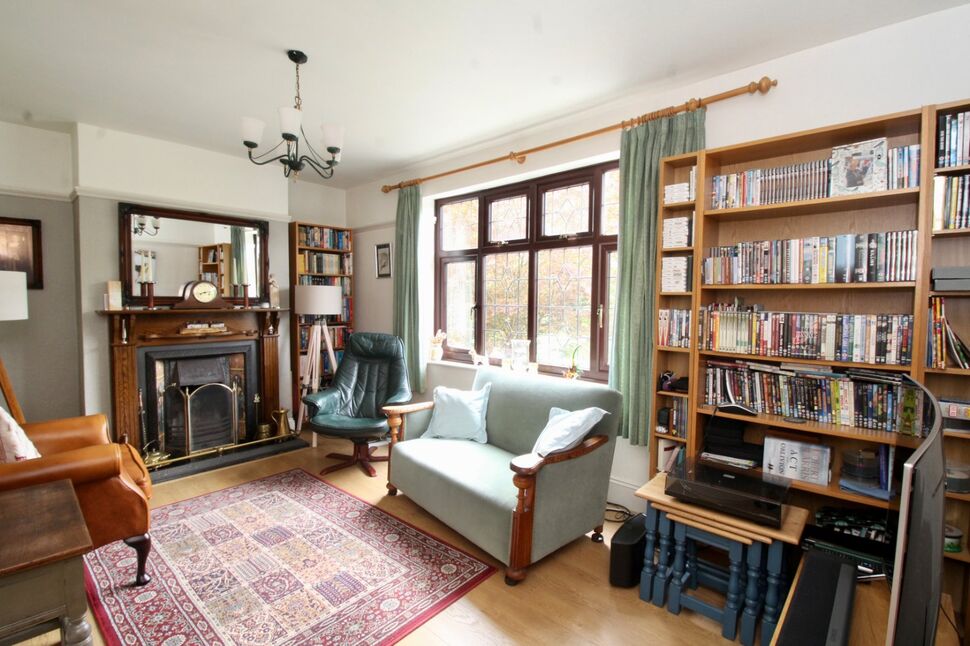 3 bedroom Detached House for sale, Rugby Road, Burbage, LE10 £350,000