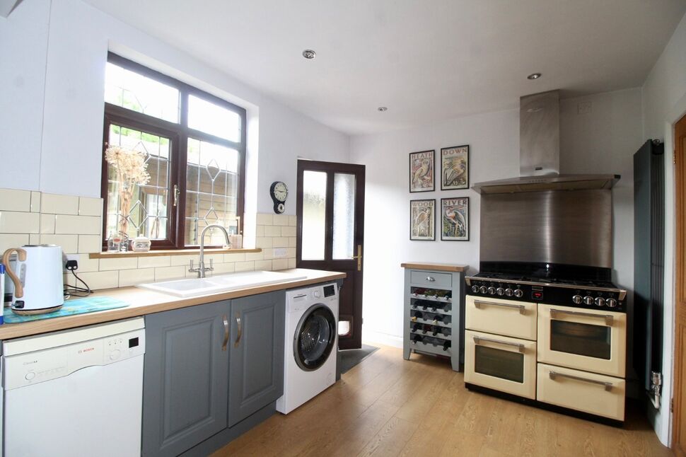 3 bedroom Detached House for sale, Rugby Road, Burbage, LE10 £350,000