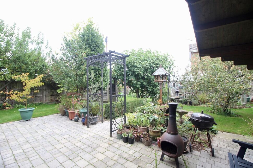 3 bedroom Detached House for sale, Rugby Road, Burbage, LE10 £350,000