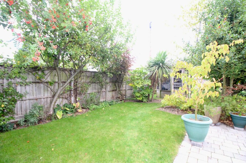 3 bedroom Detached House for sale, Rugby Road, Burbage, LE10 £350,000