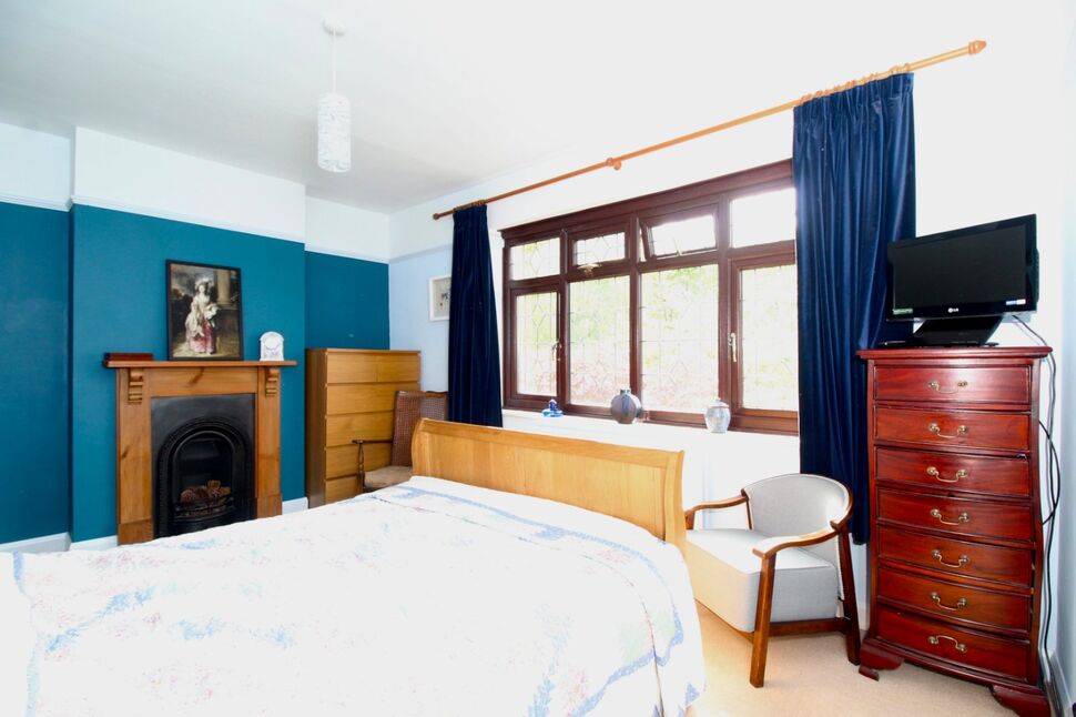 3 bedroom Detached House for sale, Rugby Road, Burbage, LE10 £350,000