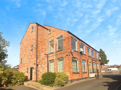 Harris Place, 2 bedroom  Flat to rent, £925 pcm