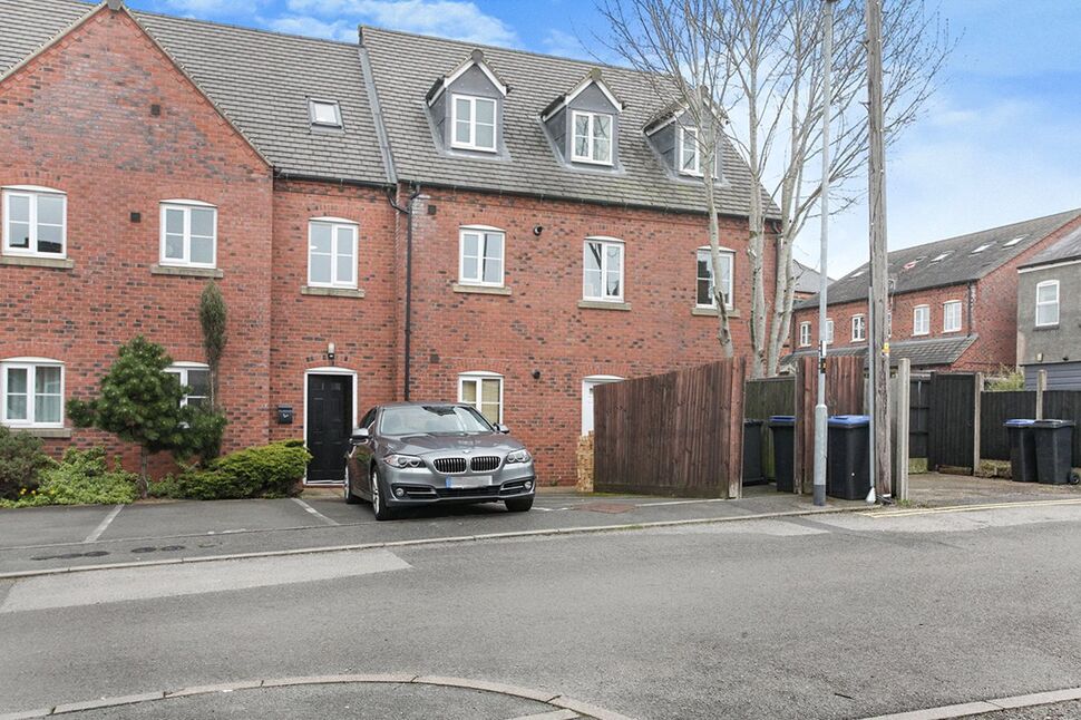 Main image of 1 bedroom Flat to rent, Garden Road, Hinckley, Leicestershire, LE10