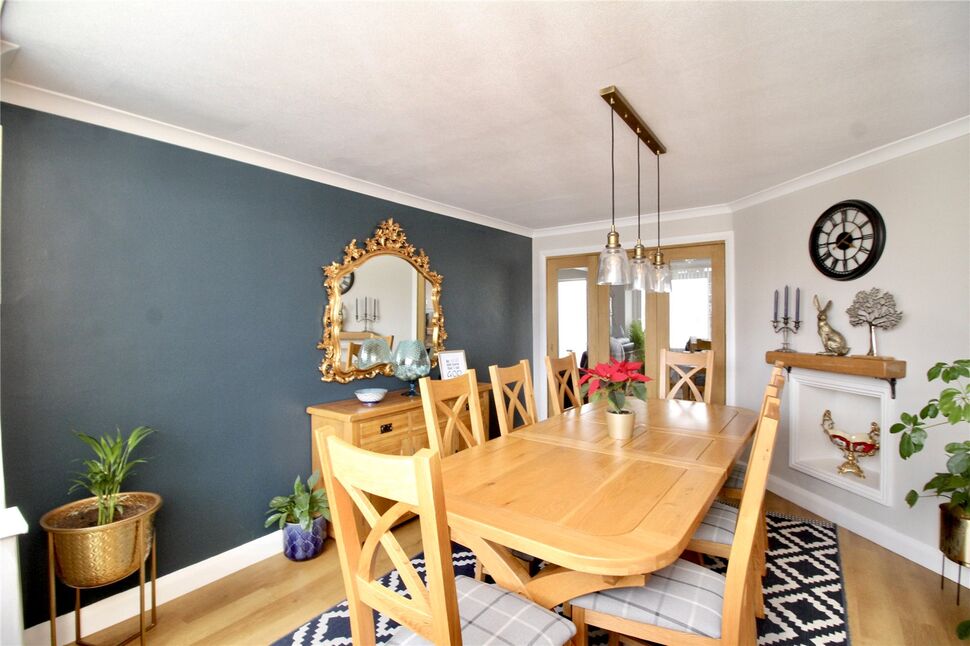 5 bedroom Detached House for sale, Outlands Drive, Hinckley, LE10 £