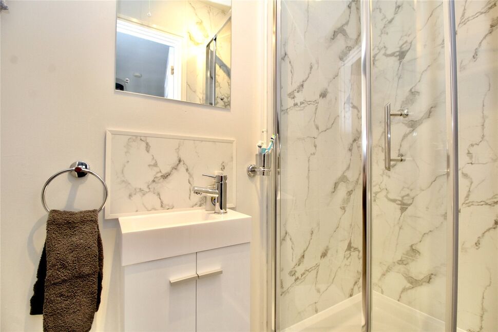 5 bedroom Detached House for sale, Outlands Drive, Hinckley, LE10 £