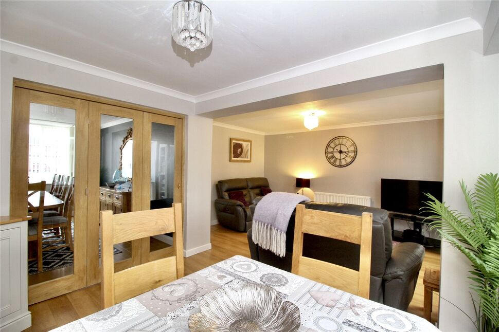 5 bedroom Detached House for sale, Outlands Drive, Hinckley, LE10 £