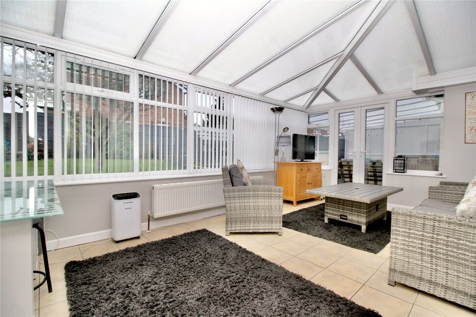 5 bedroom Detached House for sale, Outlands Drive, Hinckley, LE10 £